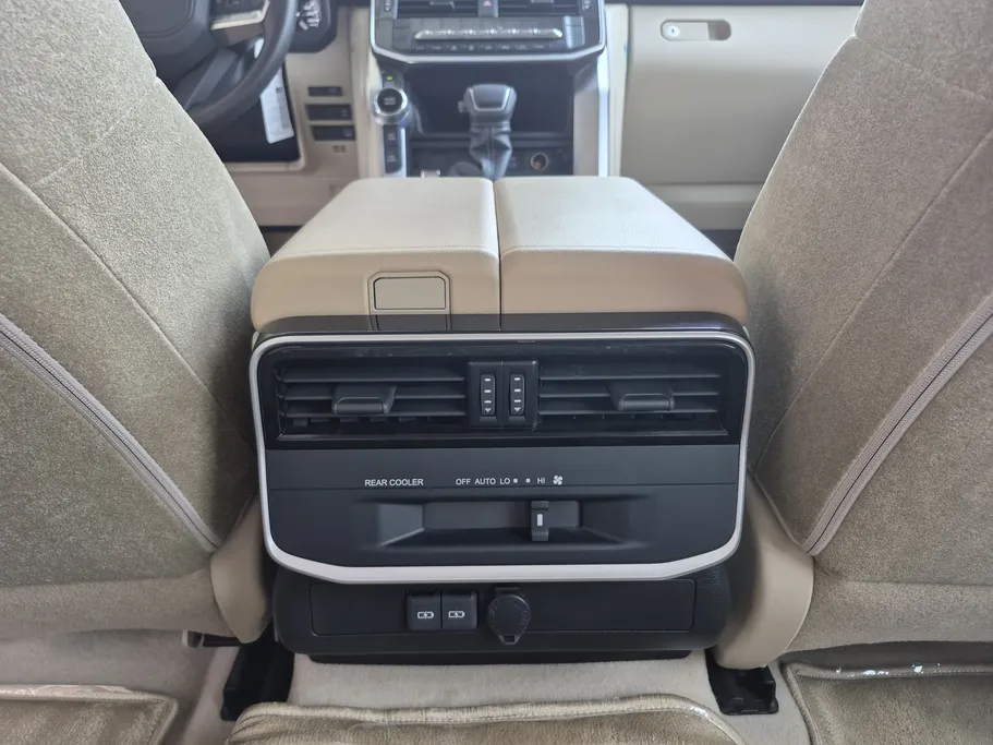 تويوتا لاندكروزر GXR3 2024 