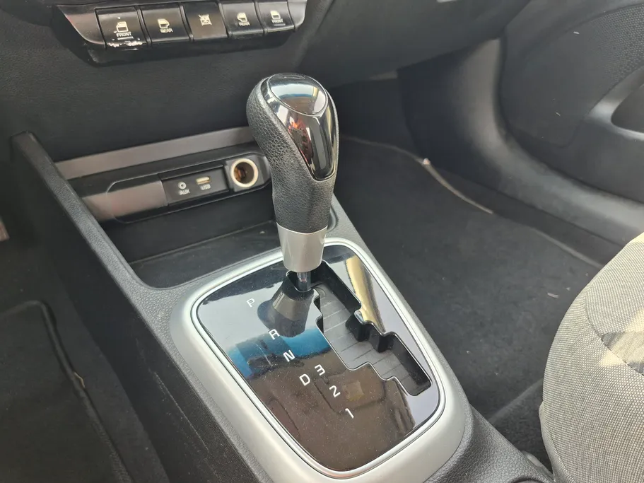 2022 Kia Pegas LX 