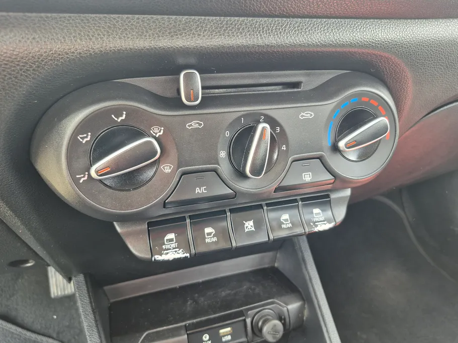 2023 Kia Pegas LX 