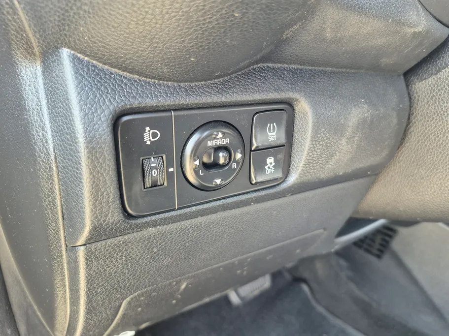 2022 Kia Pegas LX 