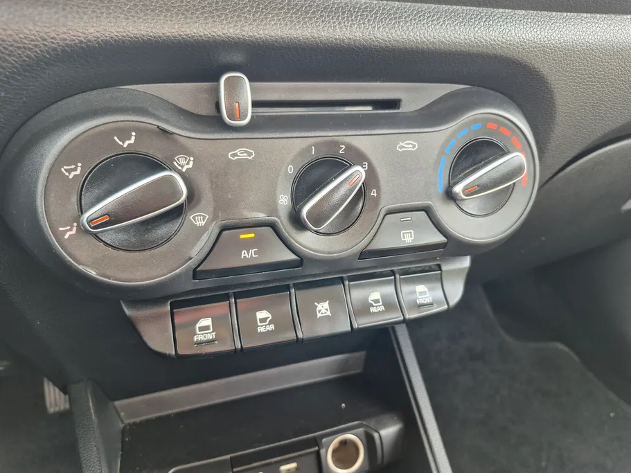 2022 Kia Pegas LX 