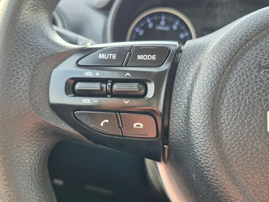 2022 Kia Pegas LX 