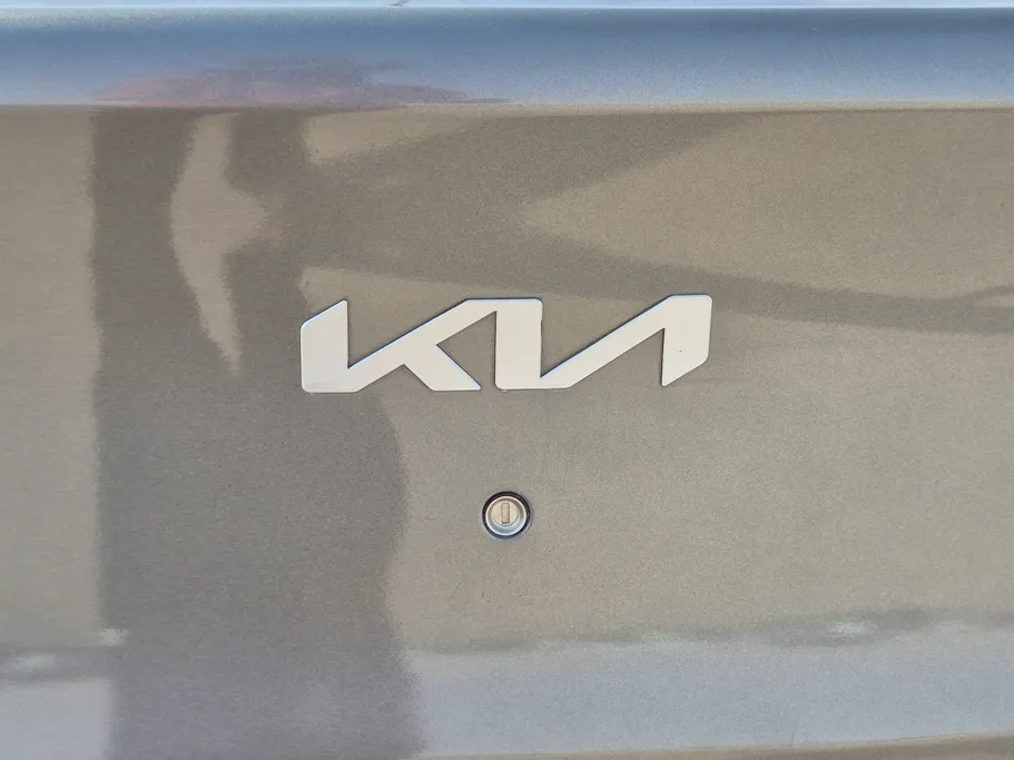 2022 Kia Pegas LX 