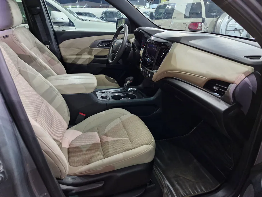 2023 Chevrolet Traverse LS 