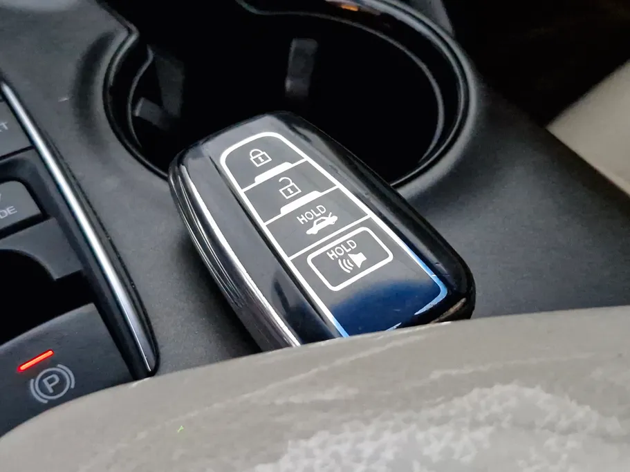 2022 Toyota Camry  GLE HEV  