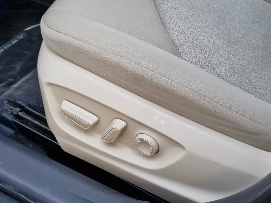 2022 Toyota Camry  GLE HEV  