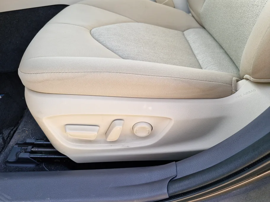 2022 Toyota Camry  GLE HEV  