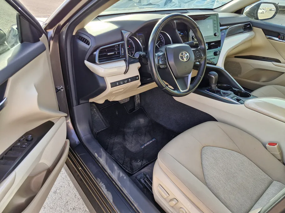 2022 Toyota Camry  GLE HEV  