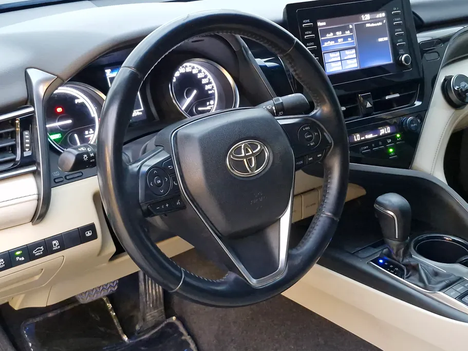 2022 Toyota Camry  GLE HEV  