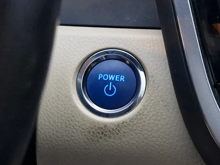 2022 Toyota Camry  GLE HEV  