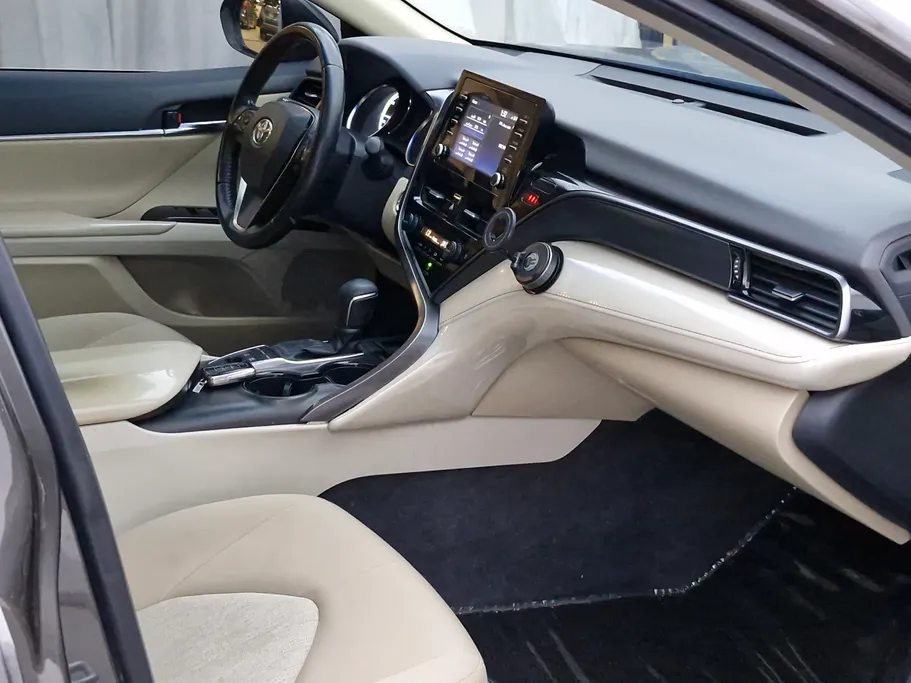2022 Toyota Camry  GLE HEV  