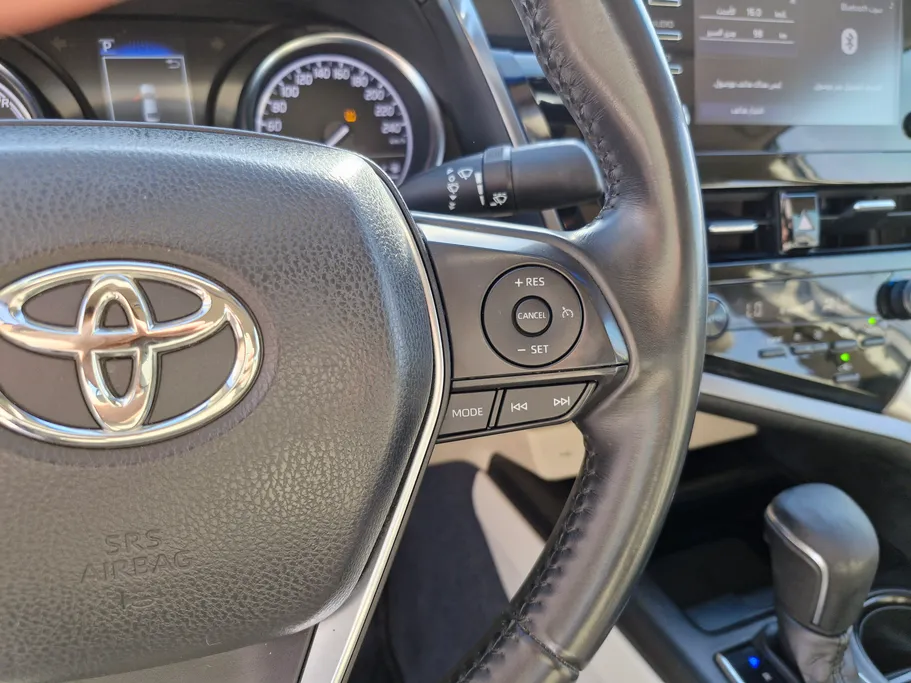 2022 Toyota Camry  GLE HEV  