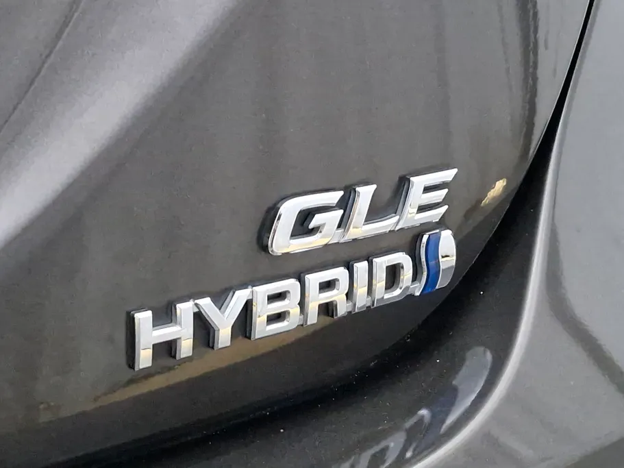 2022 Toyota Camry  GLE HEV  