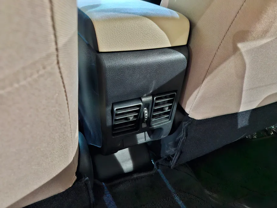2024 Toyota Yaris  Y 