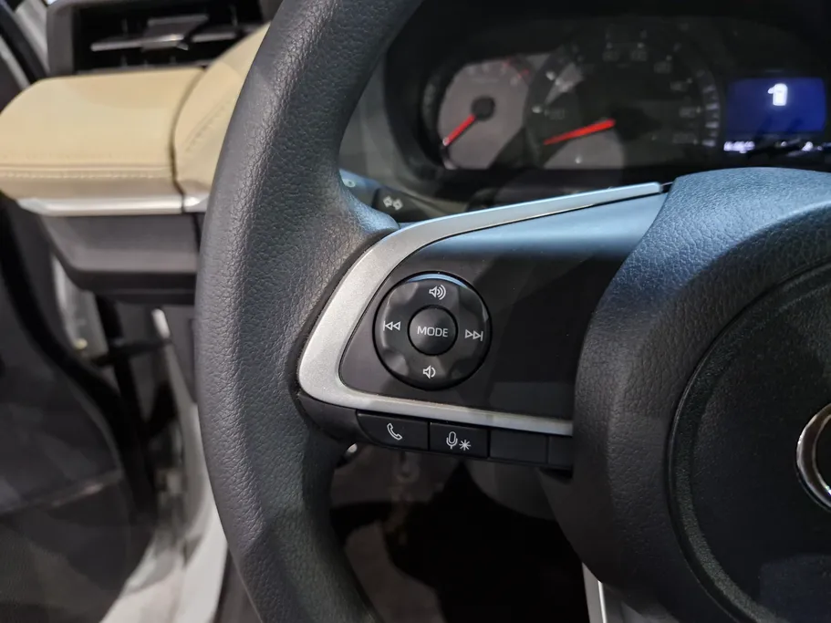 2024 Toyota Yaris  Y 