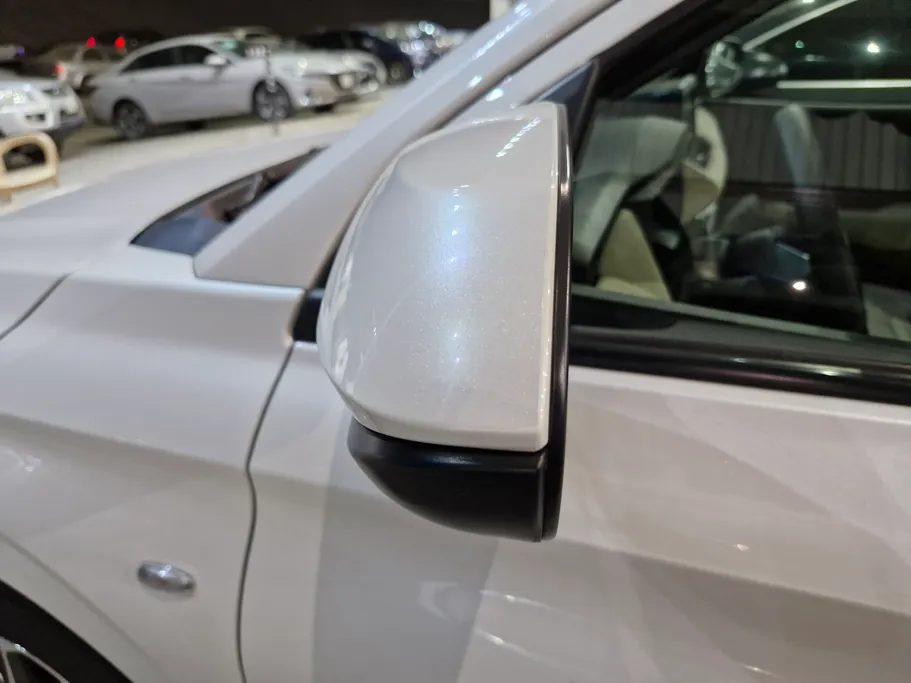 2024 Toyota Yaris  Y 
