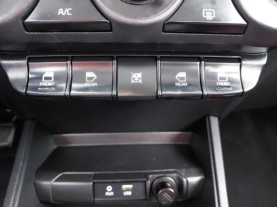 2022 Kia Pegas LX 