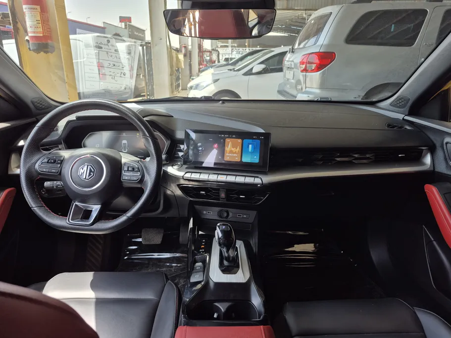 2022 MG GT COM 
