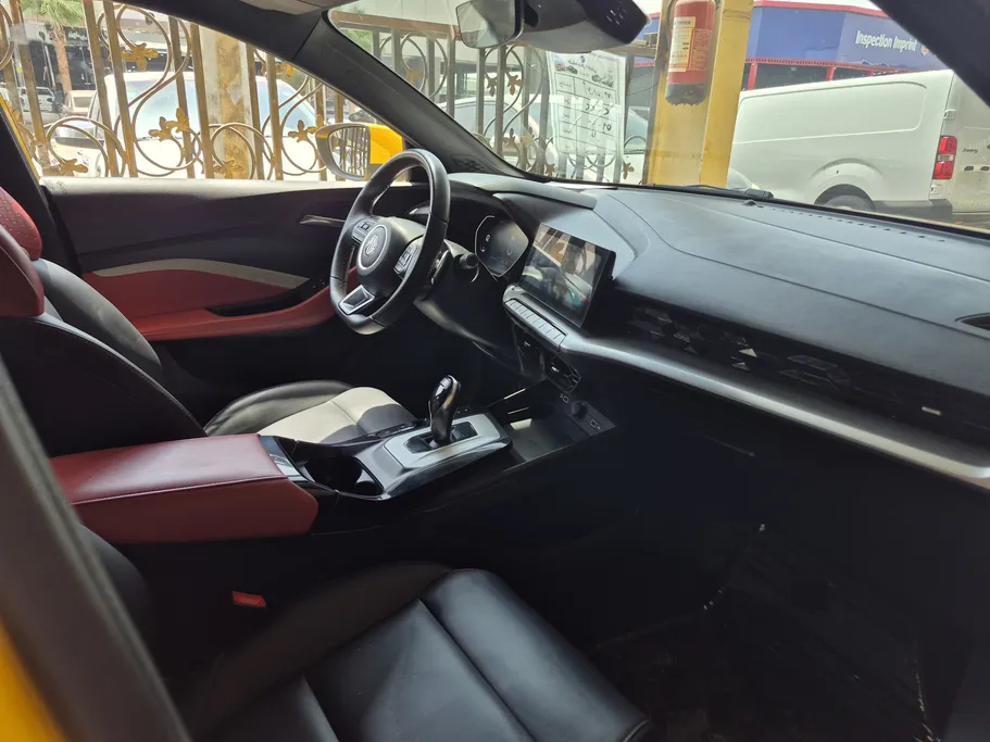 2022 MG GT COM 