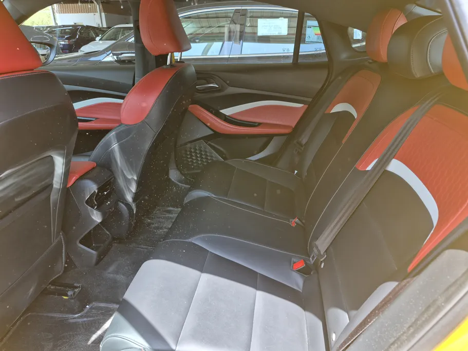 2022 MG GT COM 