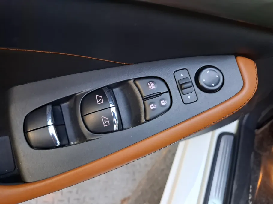 2022 Nissan Maxima SR 