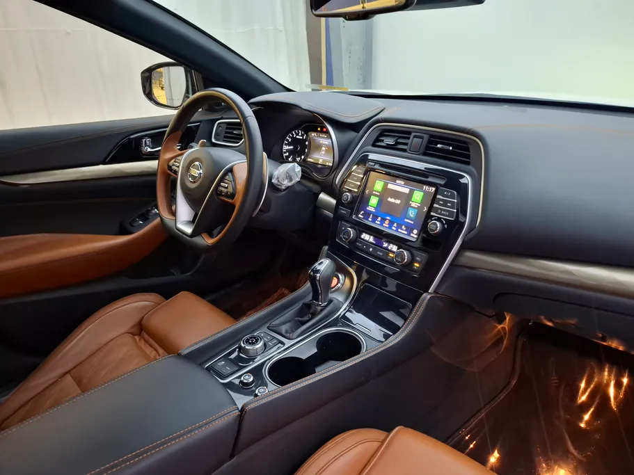 2022 Nissan Maxima SR 
