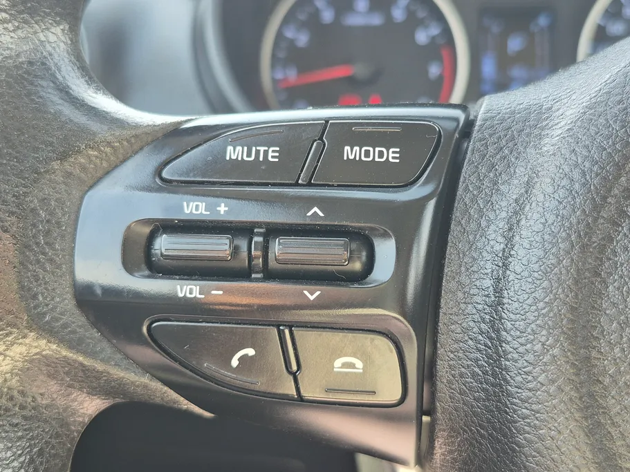 2023 Kia Pegas LX 