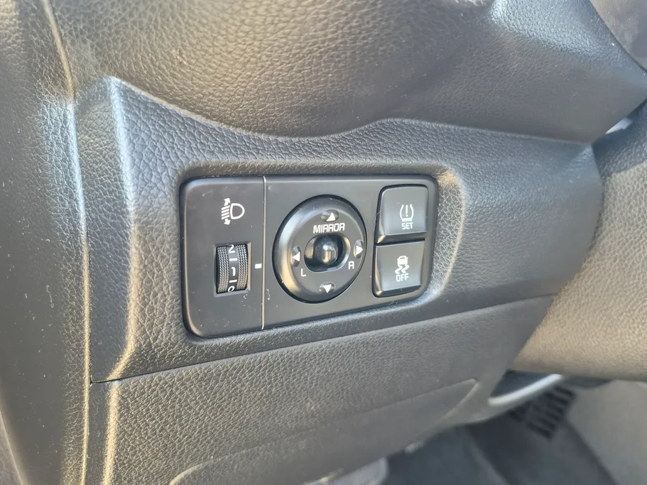 2023 Kia Pegas LX 