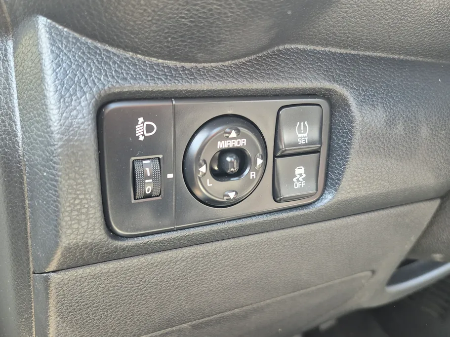 2023 Kia Pegas LX 