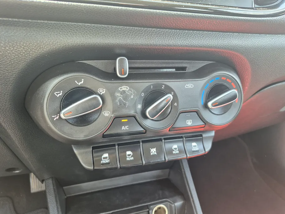 2023 Kia Pegas LX 