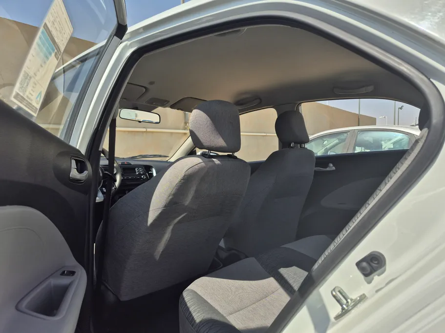 2023 Kia Pegas LX 