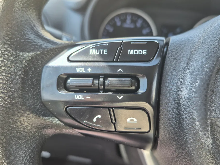 2023 Kia Pegas LX 
