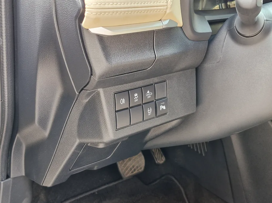 2023 Toyota Yaris  Y Plus 