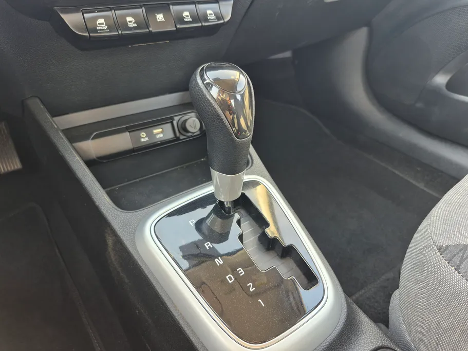 2022 Kia Pegas LX 