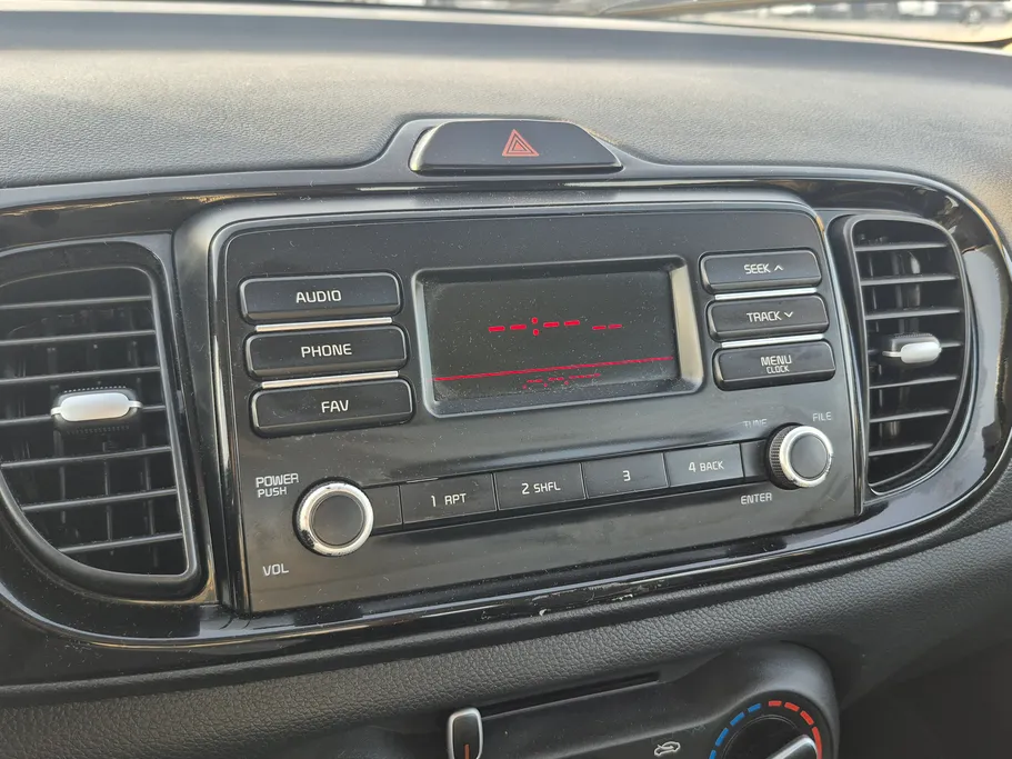2022 Kia Pegas LX 