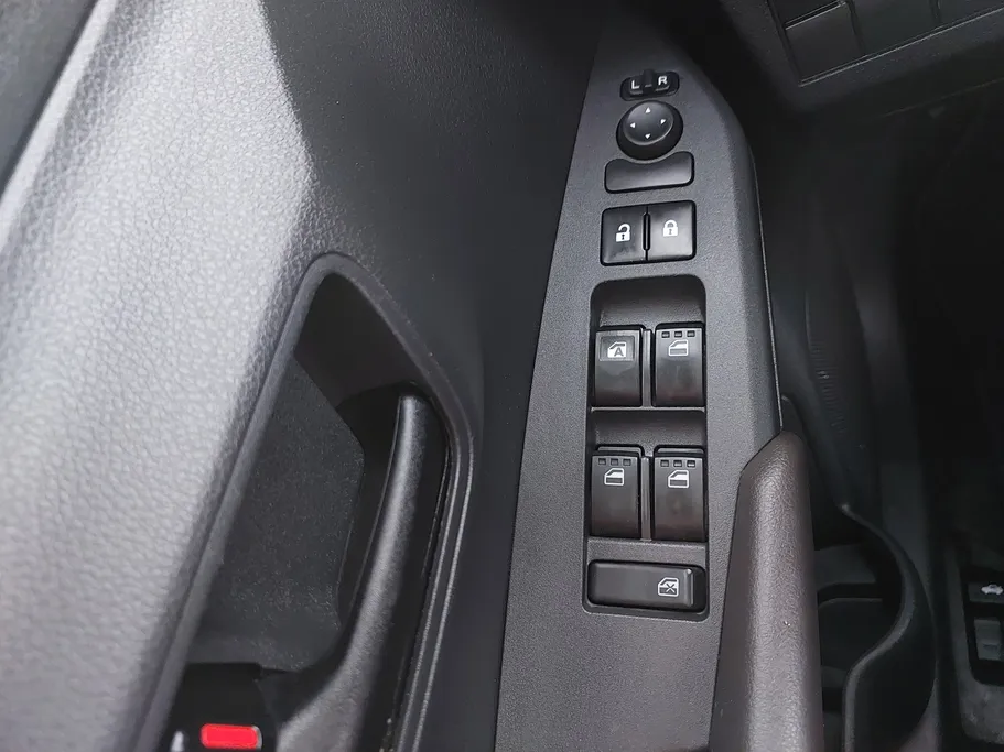 2023 Toyota Yaris  Y 