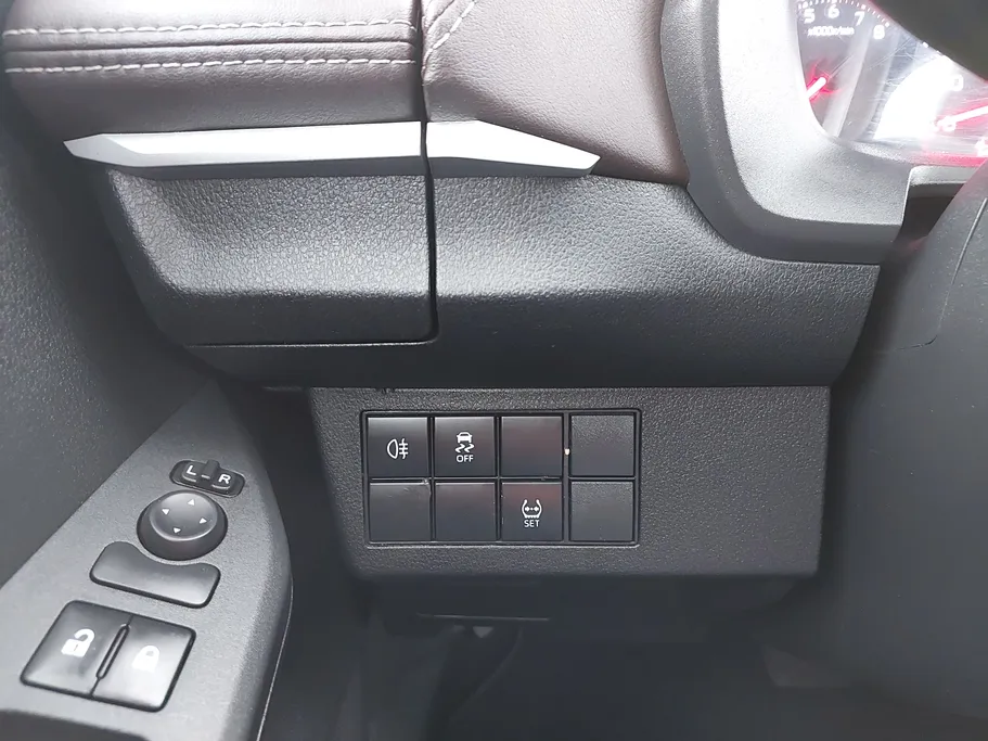 2023 Toyota Yaris  Y 