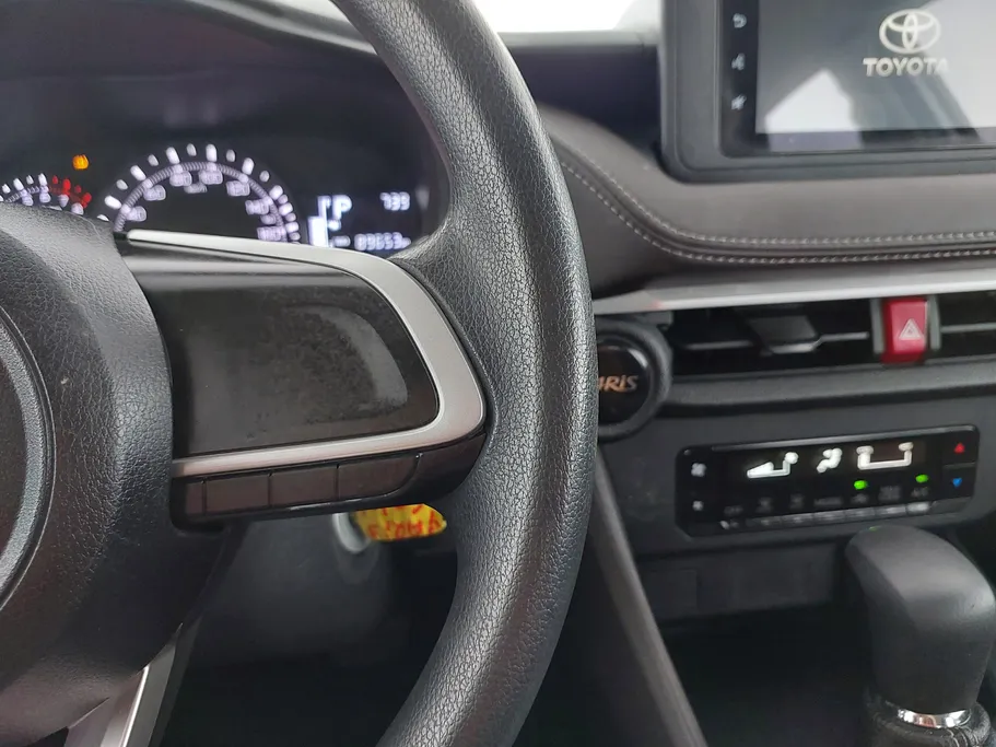 2023 Toyota Yaris  Y 