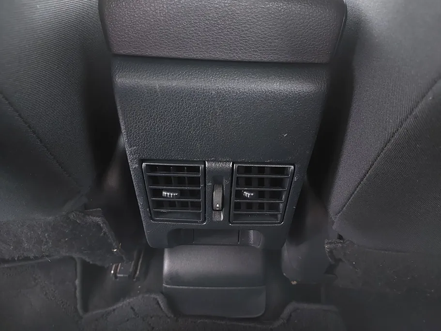 2023 Toyota Yaris  Y 