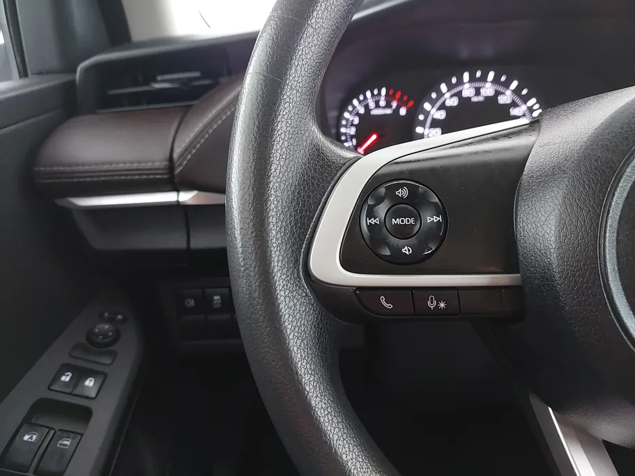 2023 Toyota Yaris  Y 