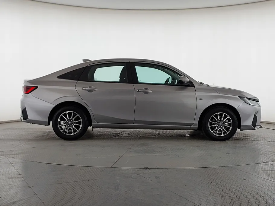 2023 Toyota Yaris  Y 