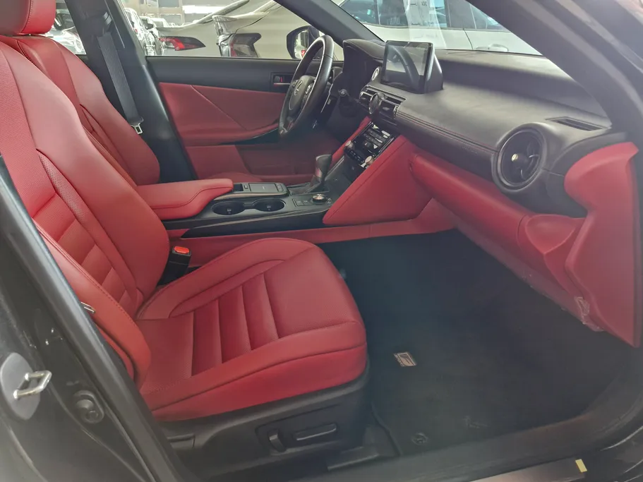 لكزس IS 350 F Sport 2024 