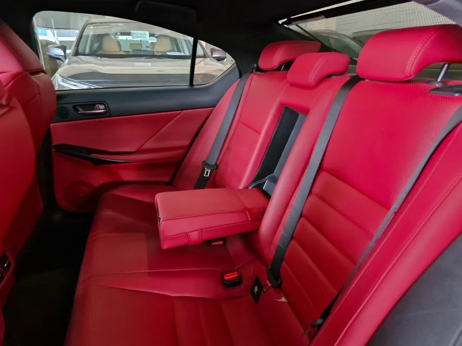 لكزس IS 350 F Sport 2024 