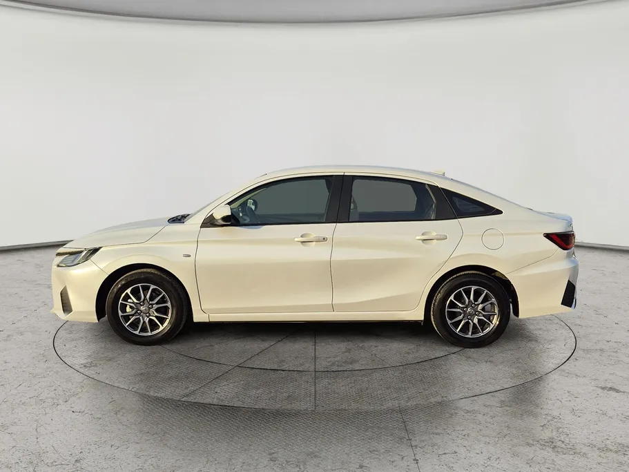 2023 Toyota Yaris  Y 