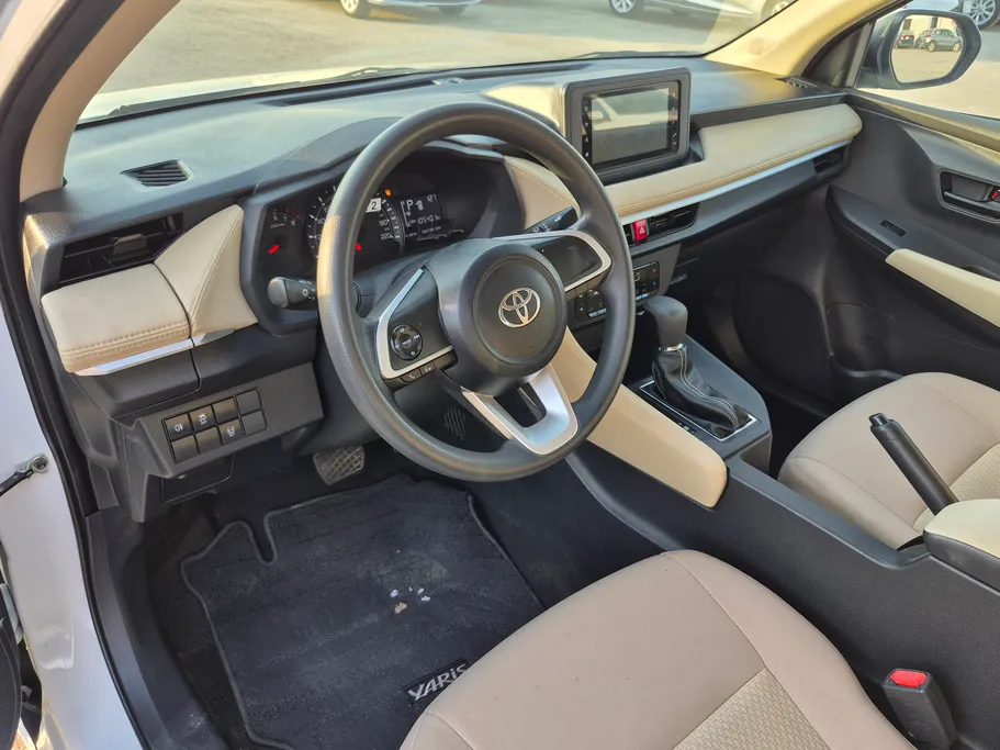 2023 Toyota Yaris  Y 