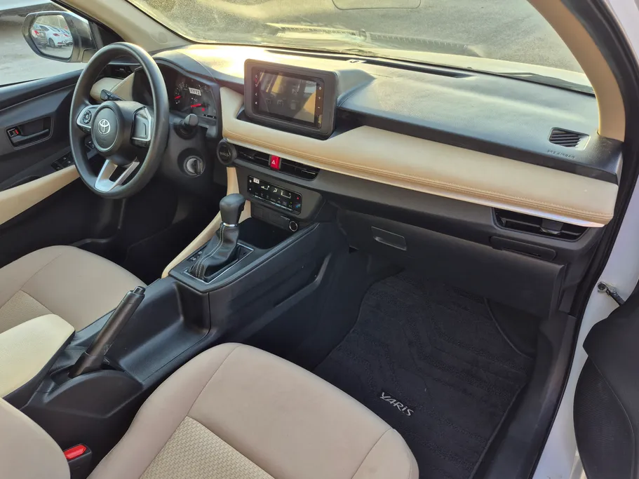 2023 Toyota Yaris  Y 