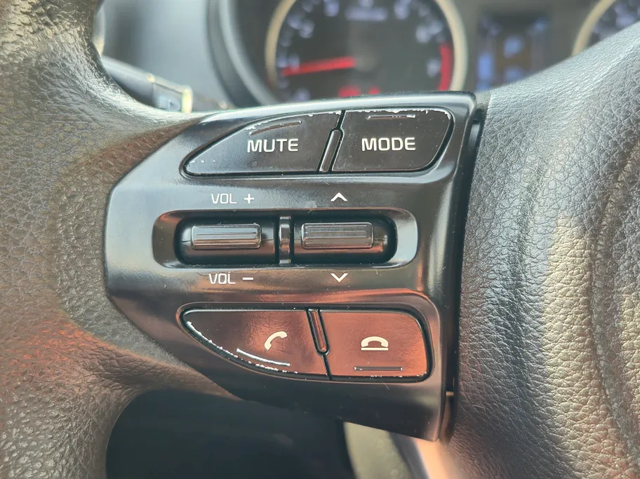 2022 Kia Pegas LX 