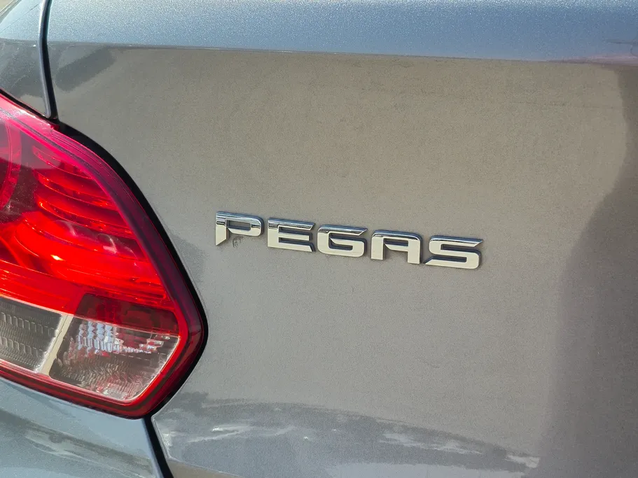 2022 Kia Pegas LX 