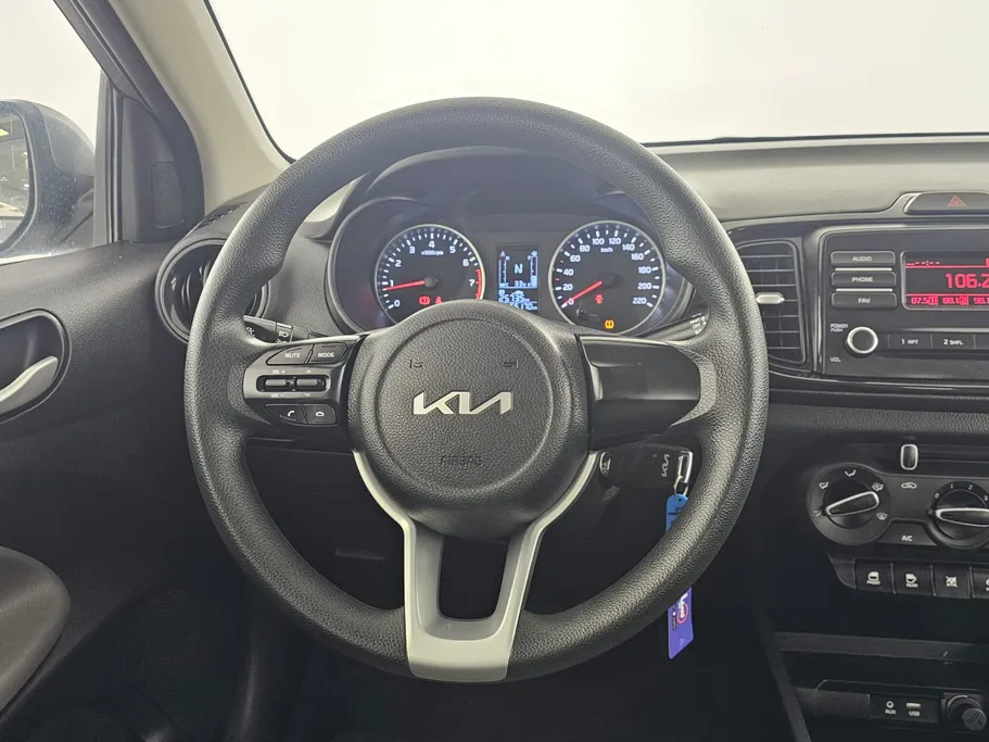 2022 Kia Pegas LX 