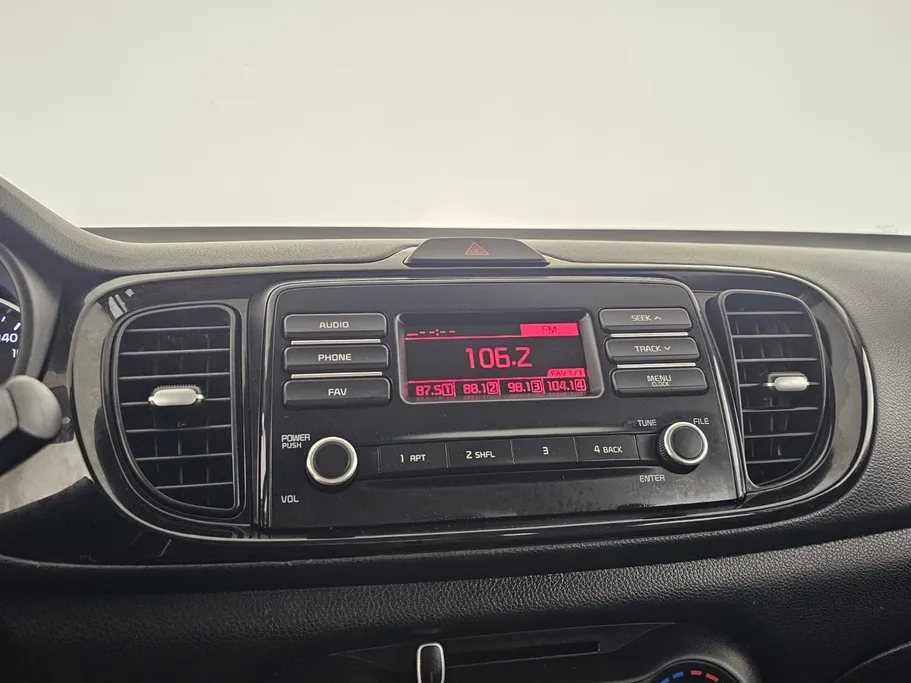 2022 Kia Pegas LX 